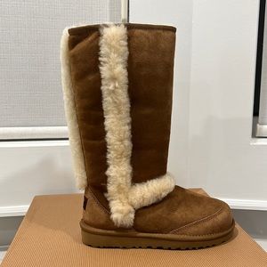 UGG Australia kids tall boots size 1